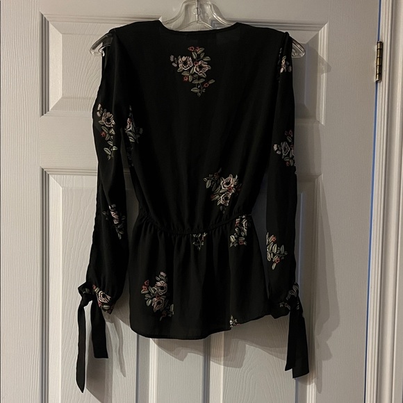 Streetwear Society Black Floral Blouse - Picture 5 of 6